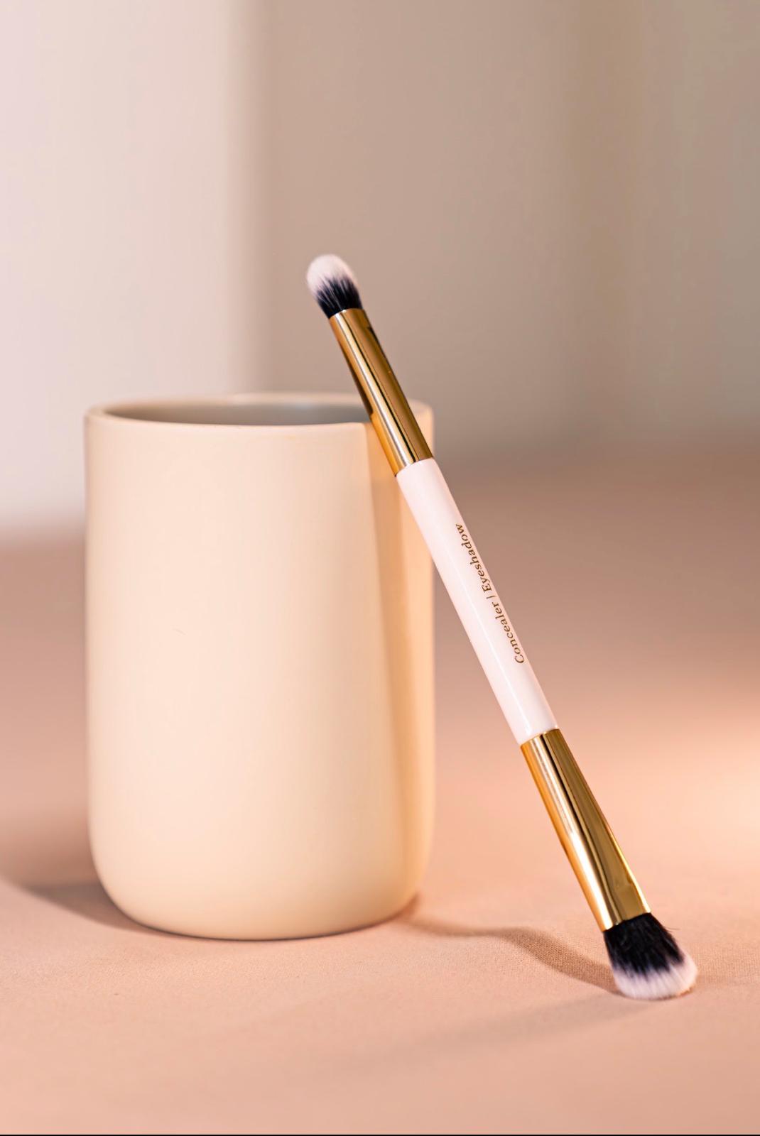 Pinceau Correcteur & Fard à Paupières 2-en-1
